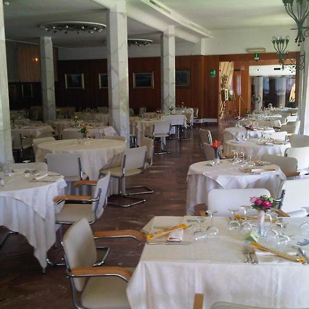Grand Hotel Golf Тирения Екстериор снимка