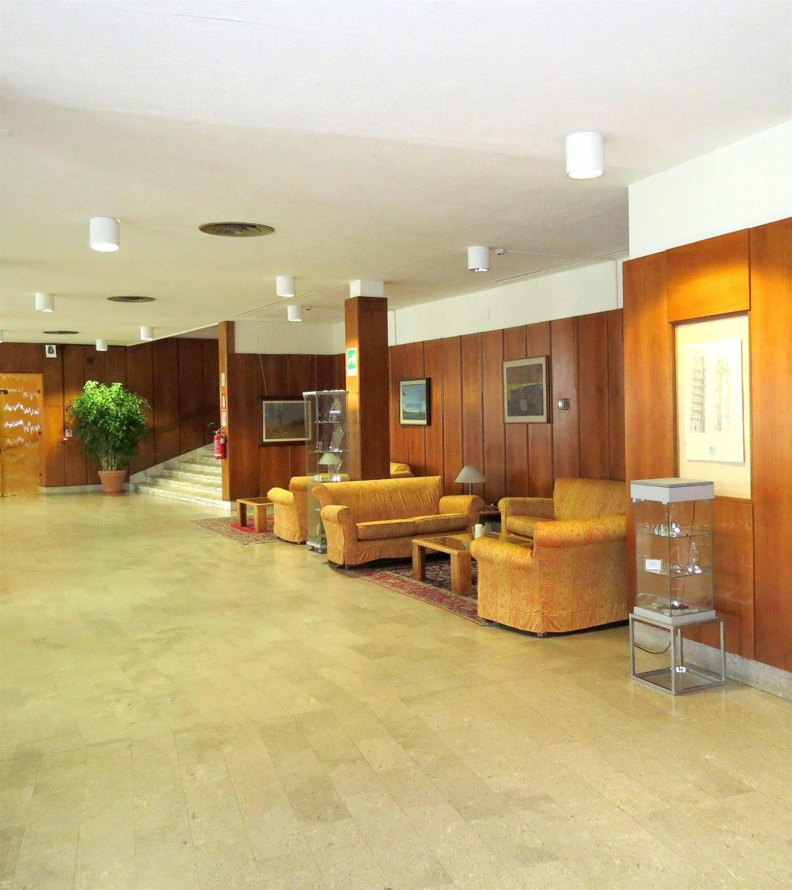 Grand Hotel Golf Тирения Екстериор снимка